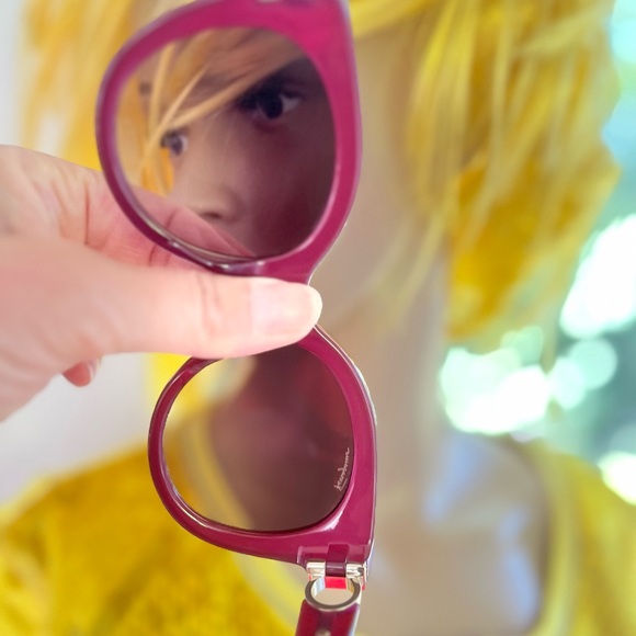 Salvatore Ferragamo Pink Sunglasses Modern Full-Rim Design - Picture 6 of 8